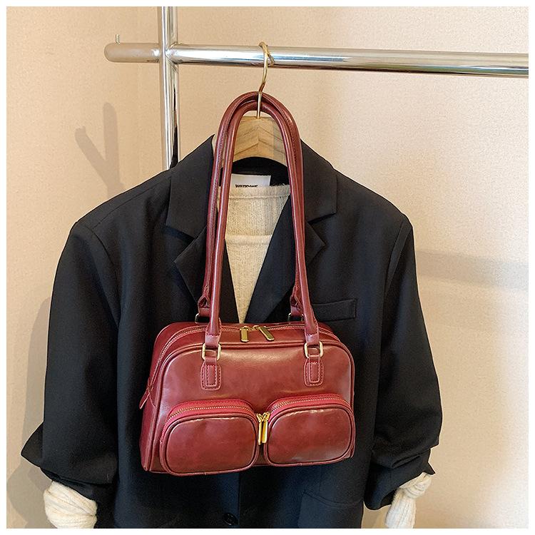 Сумка премиум-текстуры большой вместимости 2025 новая женская сумка осень и зима универсальная на одно плечо подмышечная сумка портативная сумка-подушка