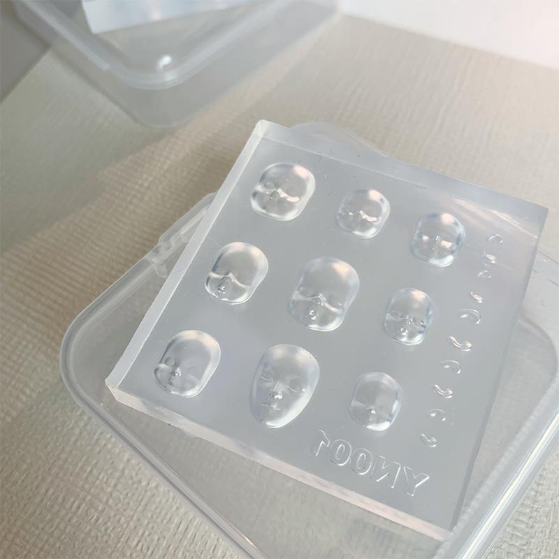 Мультяшная кукла с человеческим лицом 3D силиконовая форма для ногтей Форма с ручной гравировкой Декорации для нейл-арта Силиконовый модный аксессуар для маникюра
