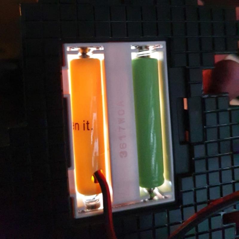 2-в-1 Устранитель батарей LR6 AA + LR3 AAA с адаптером питания от сети EU USB для радио, электрической игрушки, праздничных светодиодных огней