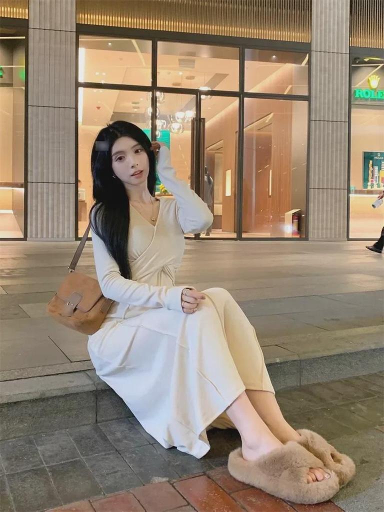 Женское трикотажное платье больших размеров с французским V-образным вырезом - осенняя утягивающая талию длинная юбка