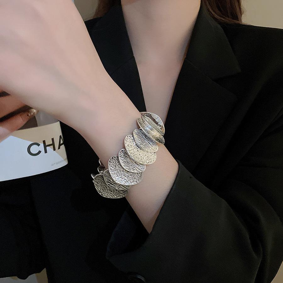 Винтажный браслет в придворном стиле, инкрустированный бриллиантами «роза»: Роскошный женский модный браслет