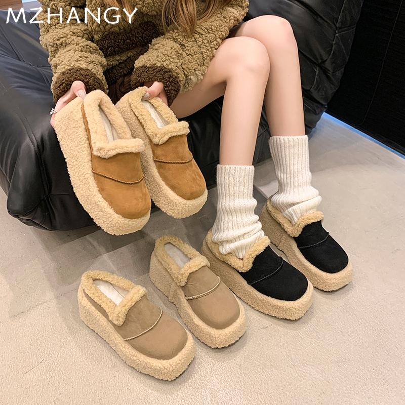 Модные женские меховые хлопковые тапочки на платформе с танкеткой, повседневные мюли, туфли с открытой пяткой, женские зимние трендовые шлепанцы 2025 года, женские зимние сапоги