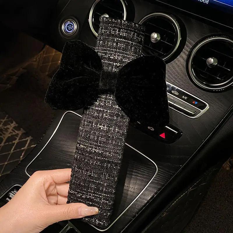 Новая милая мультяшная коробка с бантом для салфеток в машину, женская подлокотник для сиденья автомобиля, бумажная коробка, чехол для ремня безопасности, предметы интерьера