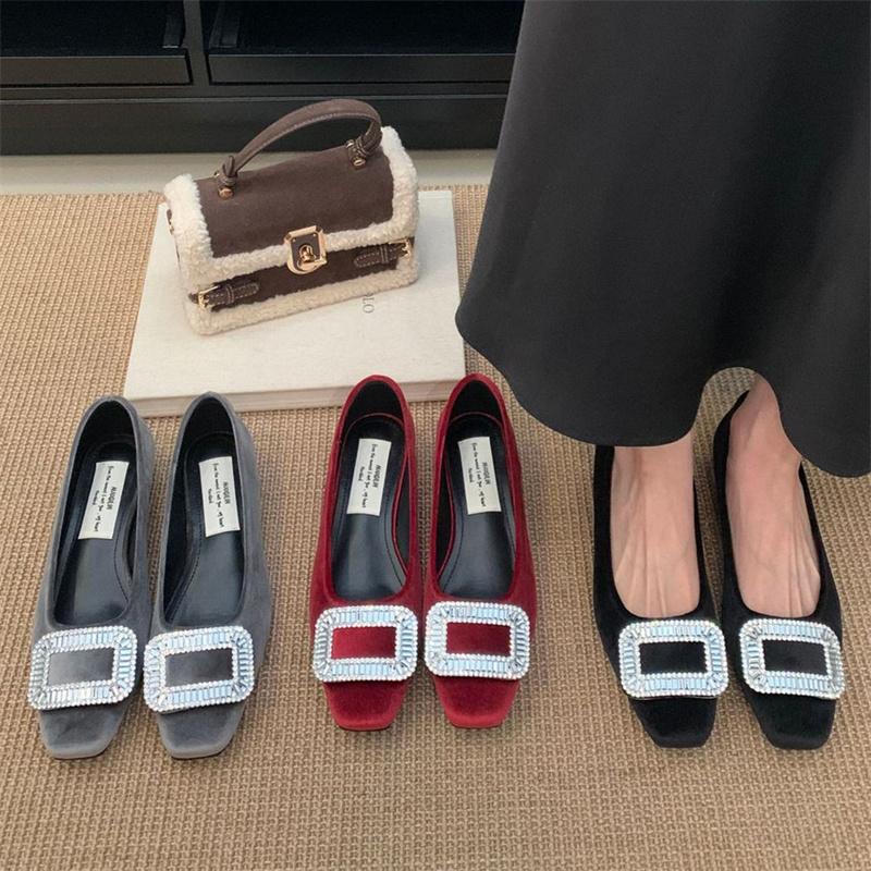 IPPEUM Балетки Туфли со стразами для женщин 2025 Новые с квадратным носком Красные бархатные туфли-балетки Женские