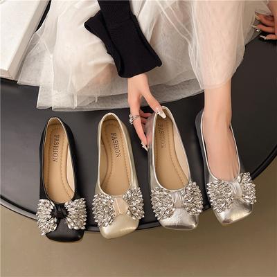 Французские туфли Doudou Женские 2025 Новая Мода Зарубежный Стиль Бант Одинарные Туфли Мягкая Подошва Туфли На Одном Педале Мелкий Вырез Маленькие Кожаные Туфли