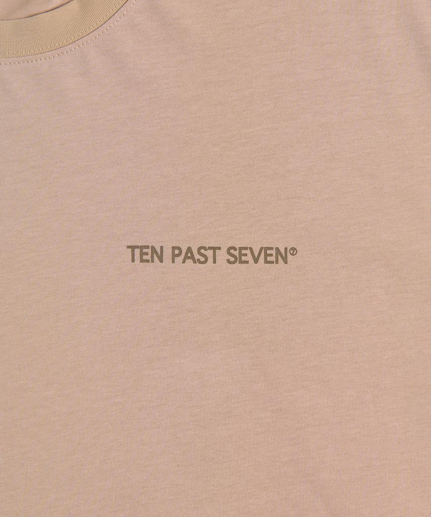 Свободная футболка TEN PAST SEVEN - Бежевая