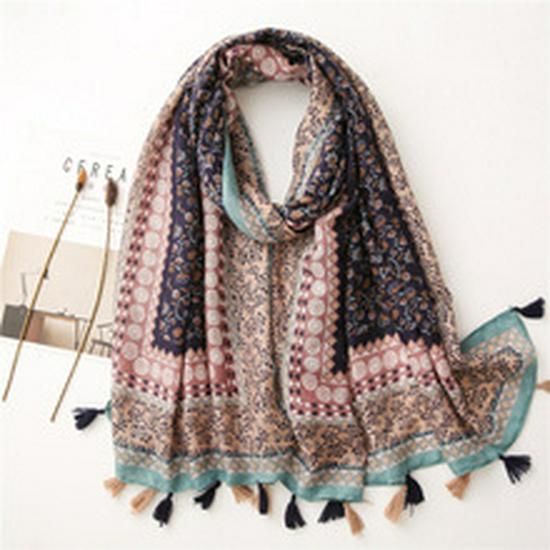 Unisex Autumn/Winter Scarf: Soft Cotton-Linen & Silk Feel, Paisley, Tassel Design - Ideal Travel Shawl.