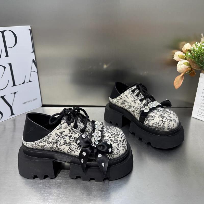 Весна 2024 года, новая обувь на толстой подошве с ретро-принтом Water Diamond, модная и удобная обувь в британском стиле для женщин