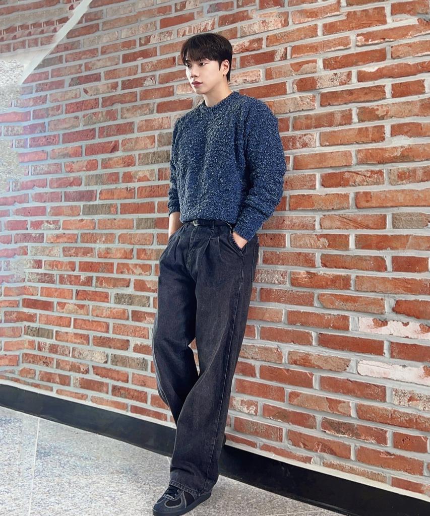 BLOND9 Snow Raglan Round Knit_Blue Black