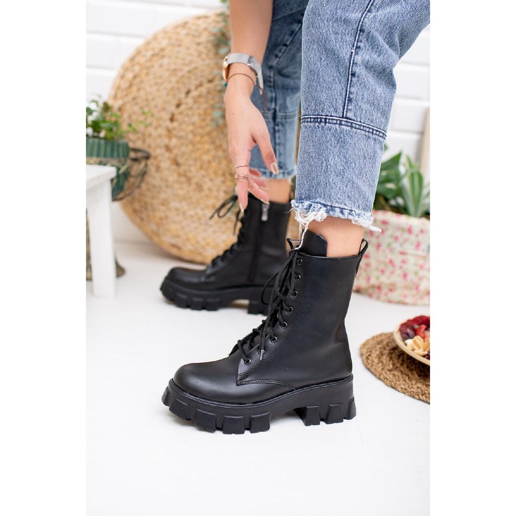 Черные женские ботинки из кожи Bg1001-116-0002