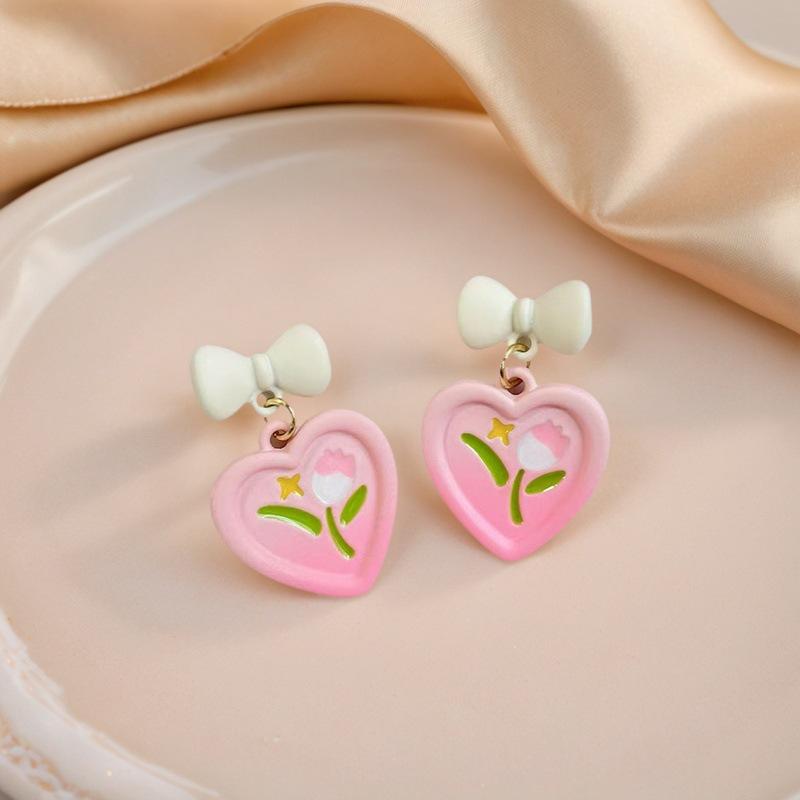 Корейские розовые серьги-пусеты в форме сердца с цветком из смолы - Элегантные и модные