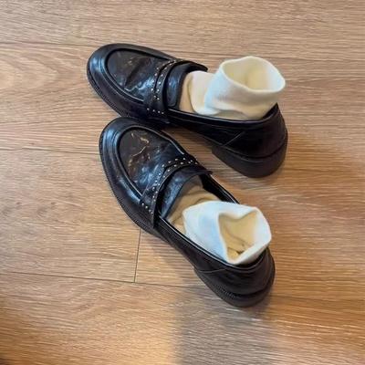 Версия из овчины~ Британский стиль черный универсальный заклепки мелкий лофер туфли одинарные женские круглый носок толстый каблук одна педаль маленькие кожаные туфли