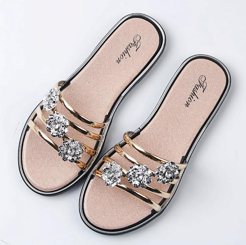 Fashion-Forward Women's Floral Flip Flops – Comfy Flat Heel, Non-Slip Sole, Faux Leather Beach Slides