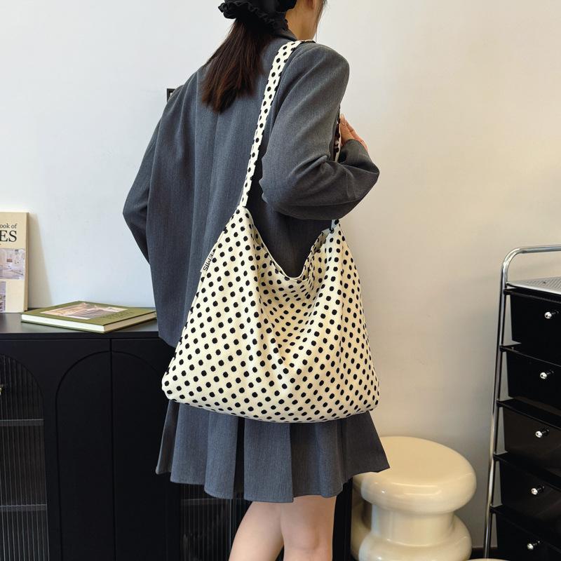 Внешняя одинарная повседневная сумка женская 2024 новая популярная сумка-тоут сумка через плечо большой вместимости класс пригородная сумка-мессенджер