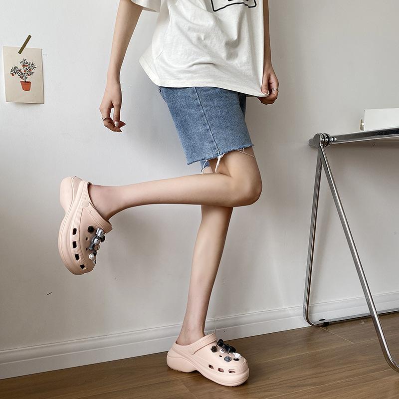 Cartoon Cute Baotou Slippers 2024 Summer New Versatile Increase Thick Sole Women's Anti Slip Versatile Beach Shoes Anti Slip