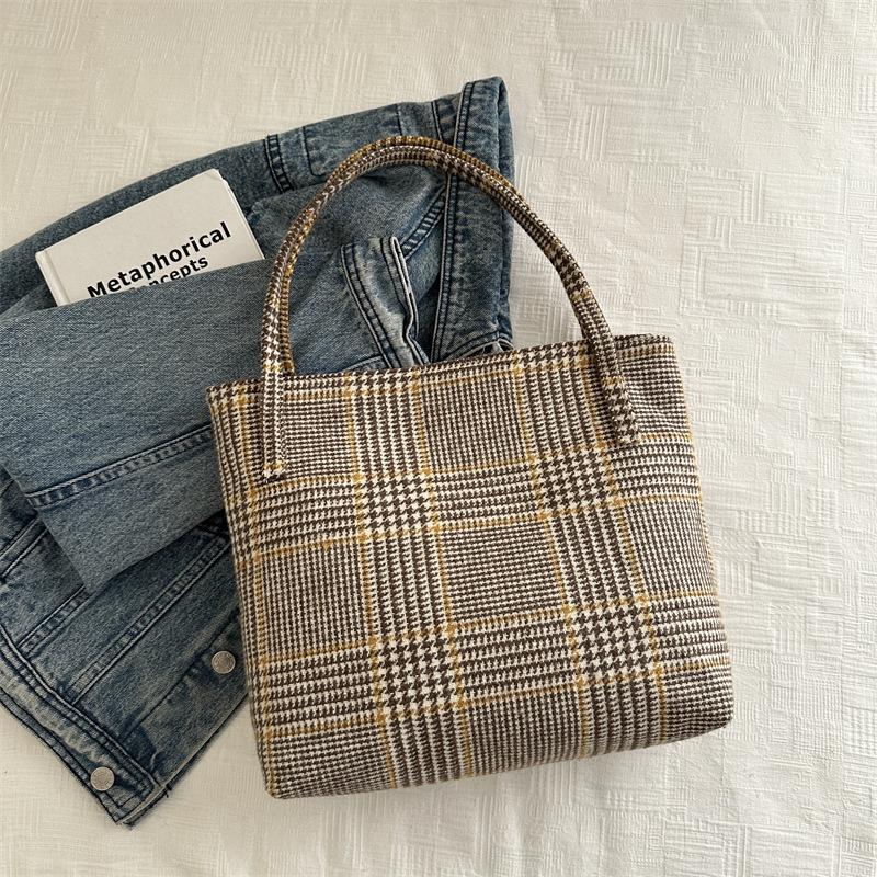 Black and White Grid Striped Large-capacity Portable Tote Bag Versatile Shoulder Bag Women's Spring New 2025 Shoulder Bag