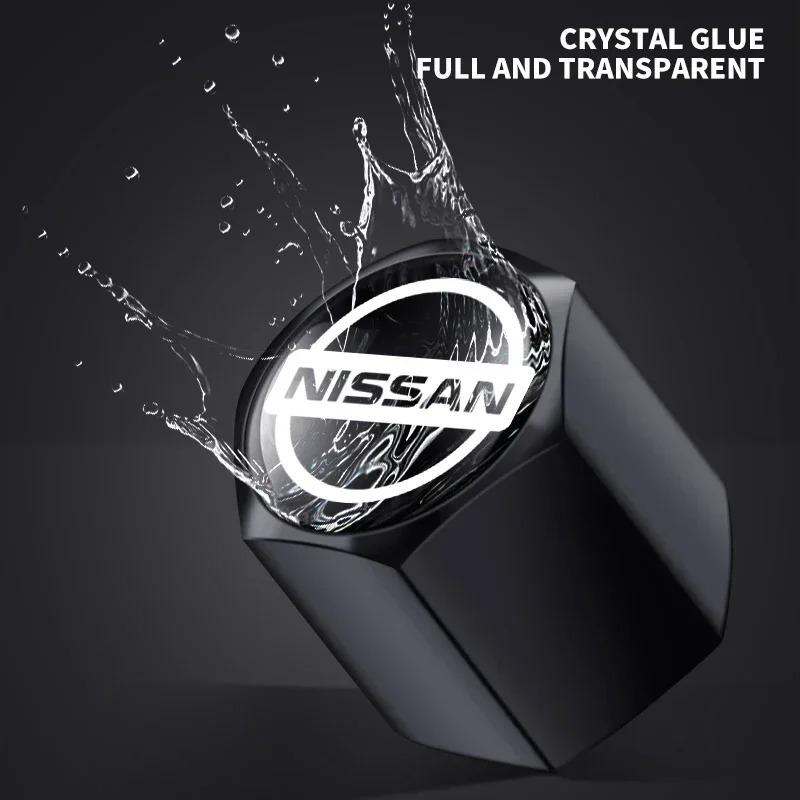 Колпачки ниппелей из сплава с логотипом Nissan - Набор из 5 штук с ключом и брелоком