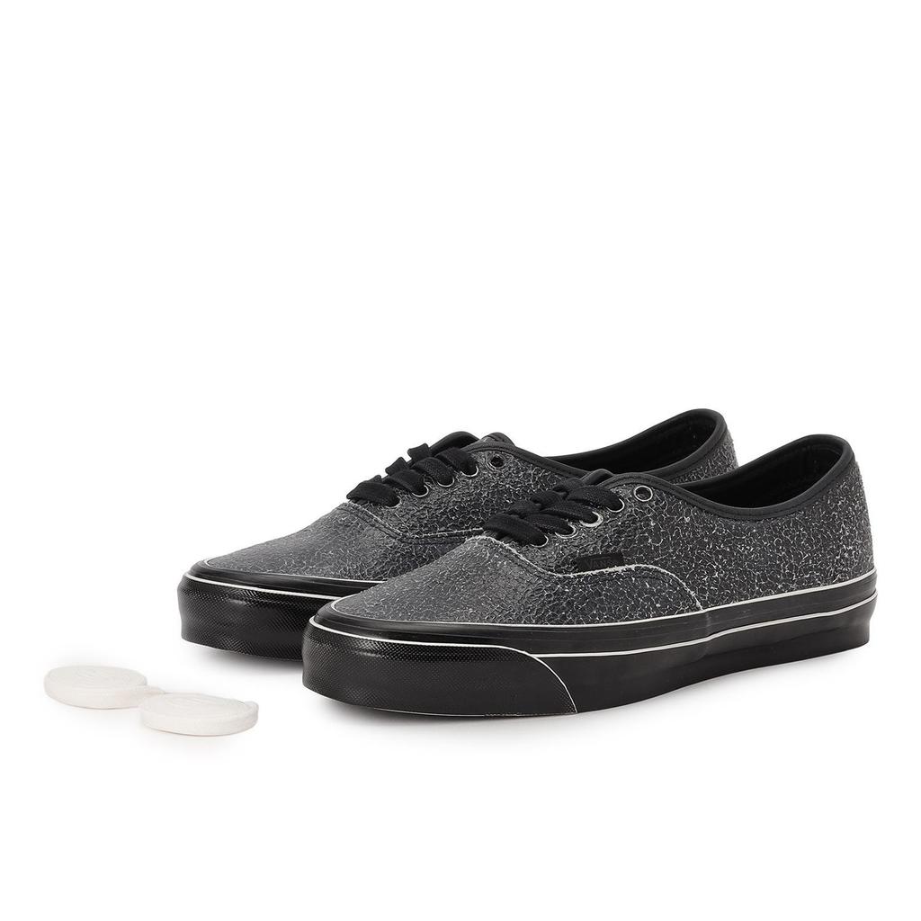 VN000D9NBKA Vans Premium Authentic "Overpaint Black"