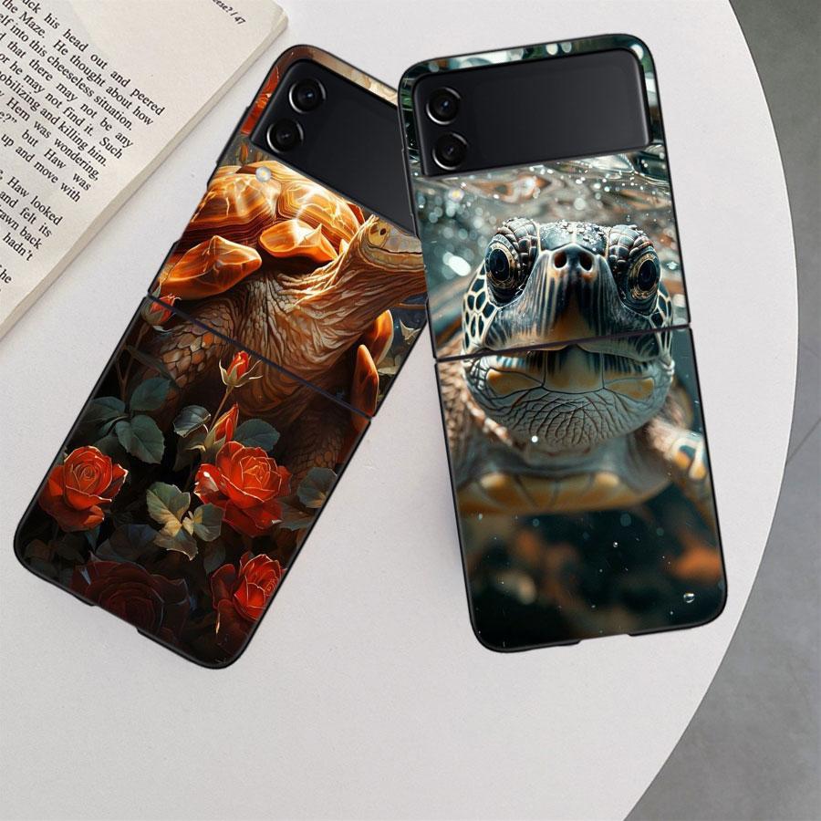 Marine Organisms, Sea Turtles, And Animals Phone Case For Samsung Z Flip 7 6 5G Galaxy Z Flip 5 4 3 Black Hard Cell Cover Luxur