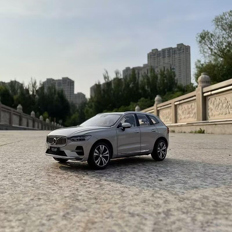Новый 1:18 2023 VOLVOs XC60 Внедорожник Литой Модель Автомобиля Металлическая Литая Игрушечная Машинка Модель Автомобиля Симуляция Коллекция Подарок для Детей Украшение