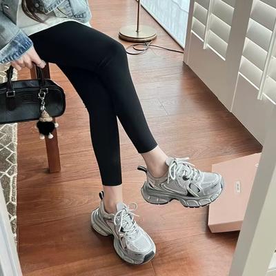 Женские кожаные кроссовки на толстой подошве, увеличивающие рост, 2025 осень-зима, новая корейская версия, дышащие, повседневные, универсальные спортивные туфли для женщин