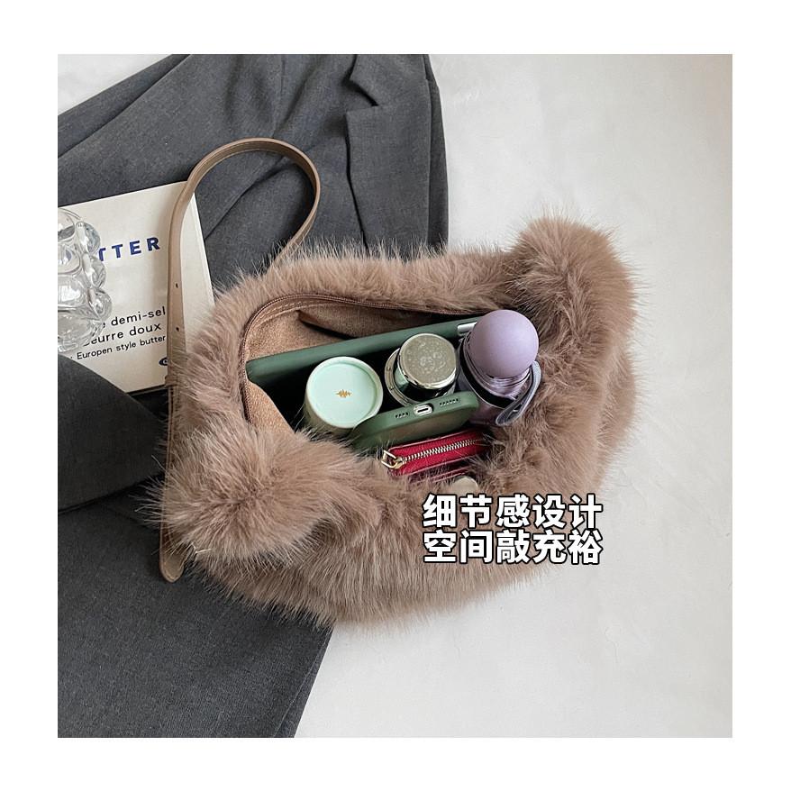Ielgy One-Shoulder Trendy Plush Handbag Autumn Winter Fashion Large-Capacity Cross-Body Bag