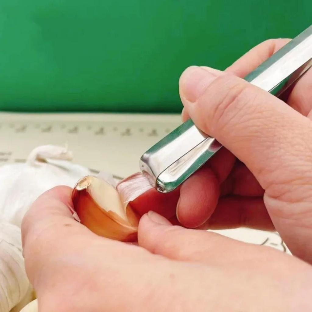 Инструмент для чистки чеснока 1 шт., Дизайн «рыбья кость», Быстрое удаление кожуры - Сверхпрочные кухонные щипцы для чеснока/шалфея/каштана