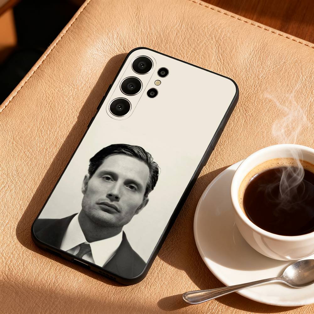 Чехол для телефона M-Mads M-Mikkelsen H-Hannibal для Samsung S26, S25, S24, S21, S22, S23, S30, Ultra, S20, FE, Lite, 10, 9, Черный чехол