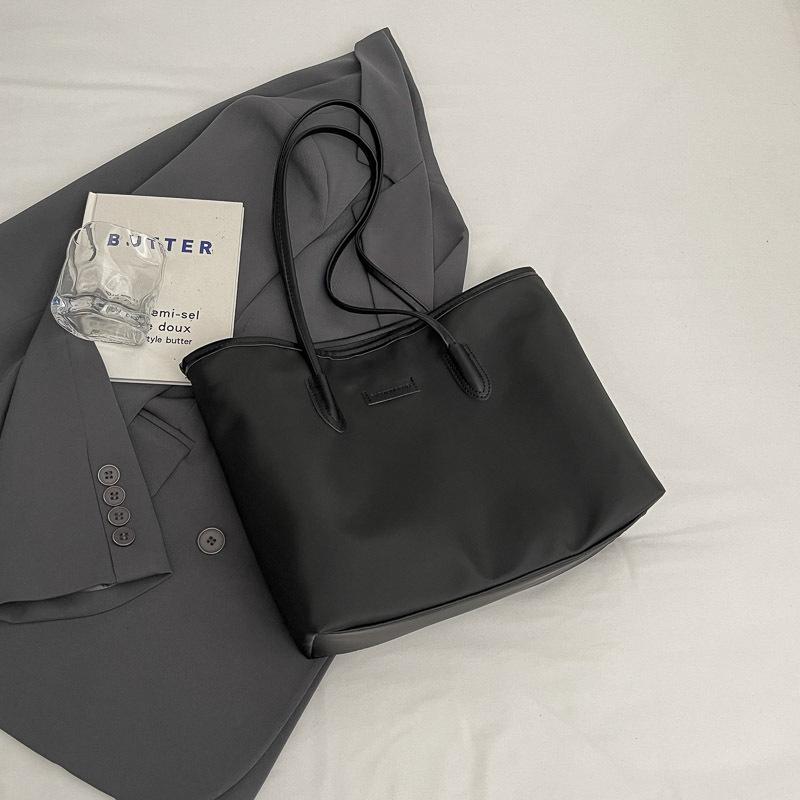 Сумка большой вместимости женская 2025 новая простая повседневная сумка через плечо сумка для занятий для студентки колледжа сумка-тоут для отдыха и поездок