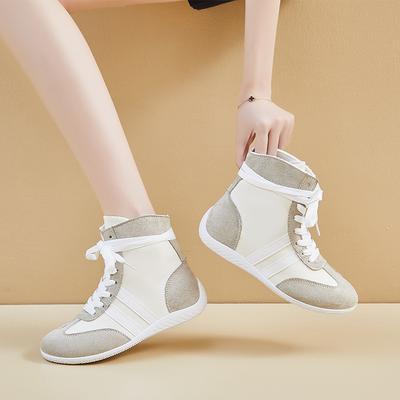 Летние высокие кеды 2025 года, новая корейская версия, дышащие и увеличивающие рост повседневные уличные кроссовки для студенток