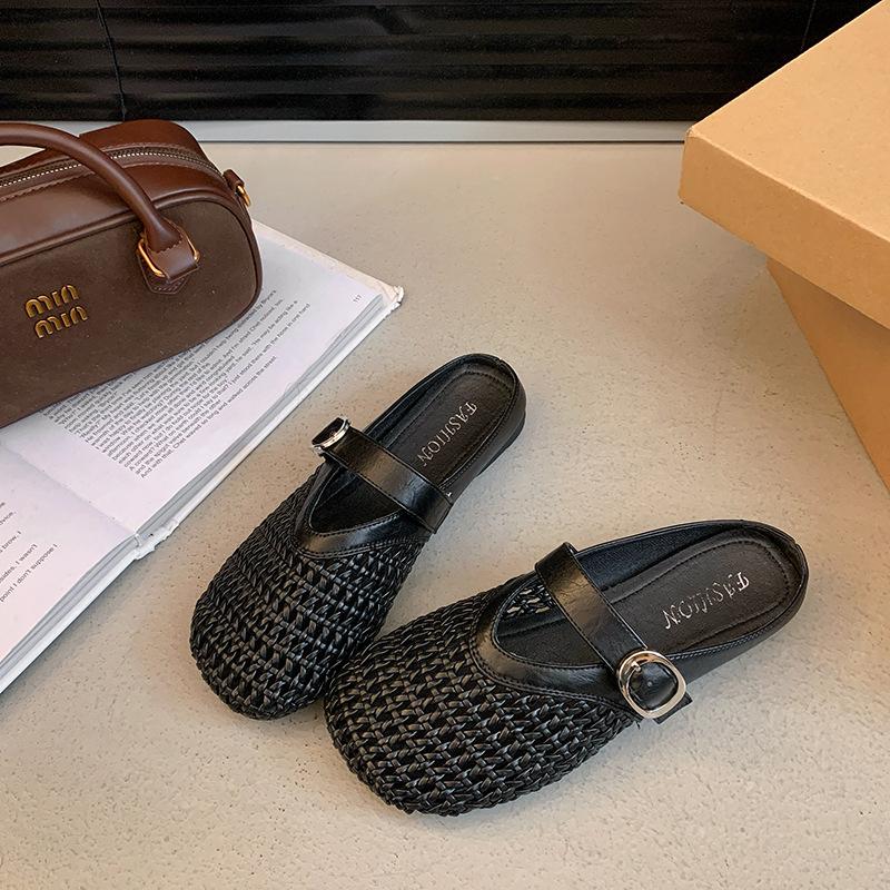 Полые тапочки с плоским дном, с открытой пяткой, женские летние, 2025 новинка, супер-огонь, универсальные, ленивые сандалии на одном ремешке