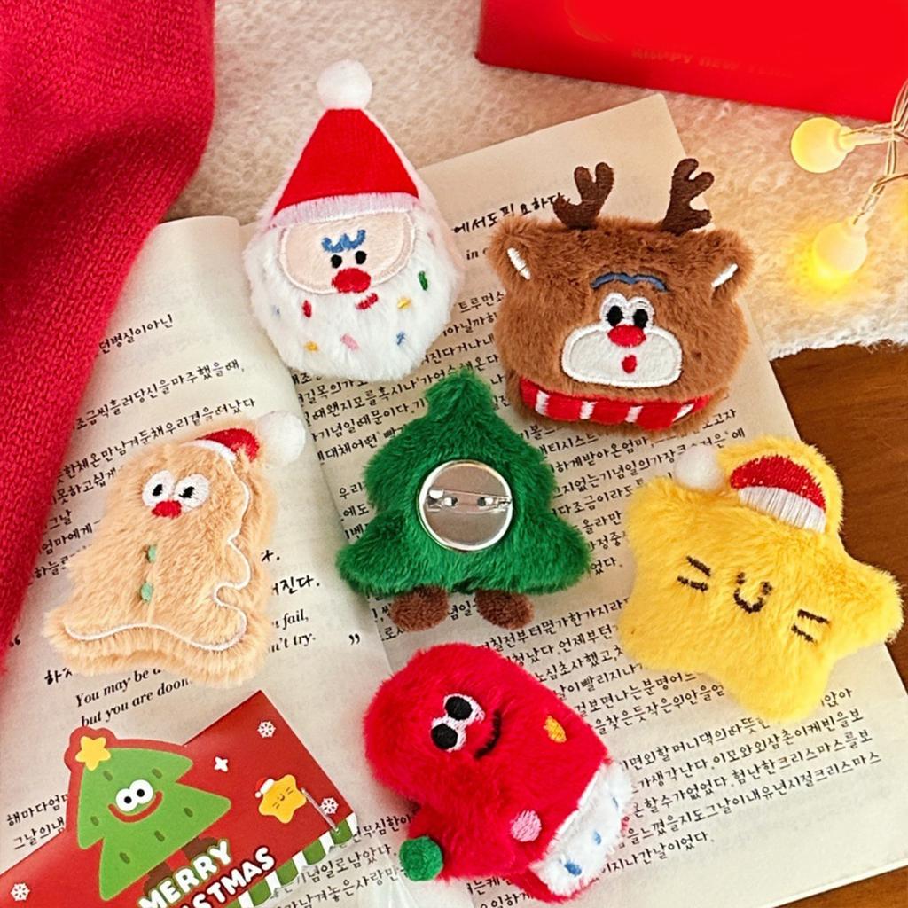 Festival Plush Christmas Theme Brooch Pin Lovely Soft Padded Plush Brooch Pin for Holiday Outfits Bag Clothes Decors