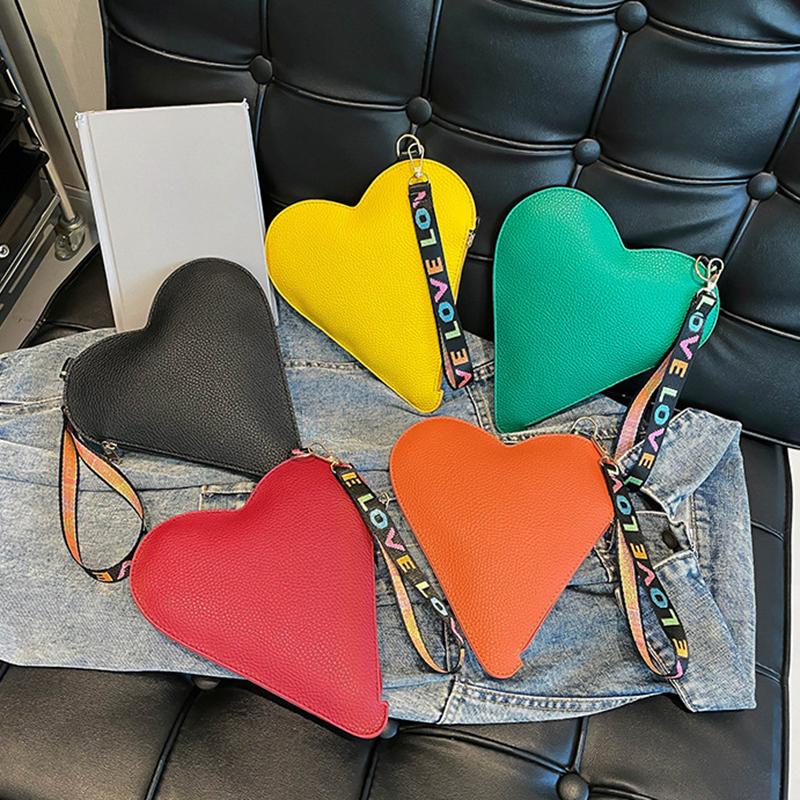 Yogodlns Модный мини-клатч в форме сердца для женщин, кошелек для монет карамельного цвета с запястьем, стильный держатель для карт на молнии и чехол для ключей