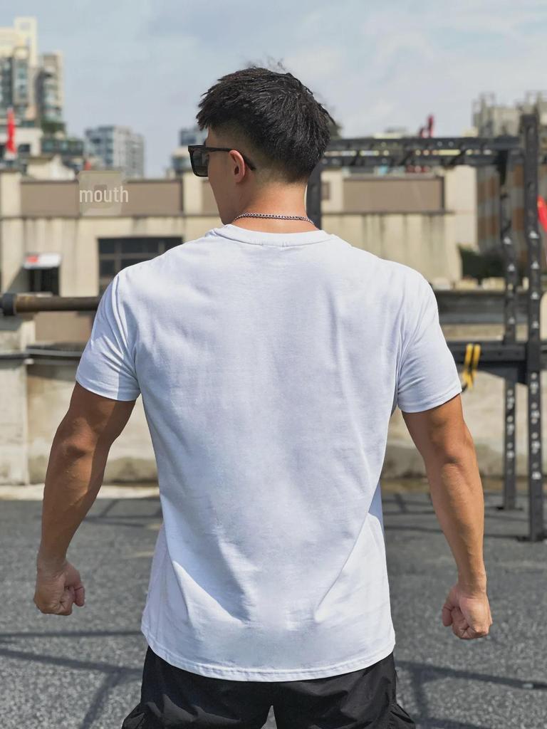 Мужская спортивная футболка с подплечниками и манжетами для бега и фитнеса - однотонная, американский стиль