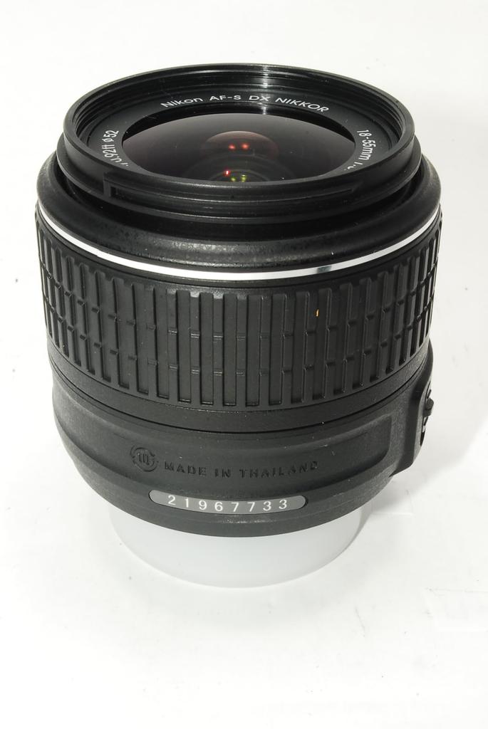 Nikon Цифровая зеркальная камера D5300 с объективом VR II, ЖК-экран 3,2 дюйма, комплект 18-55 мм, черный, 24 Мп (D5300LK18-55VR2BK)