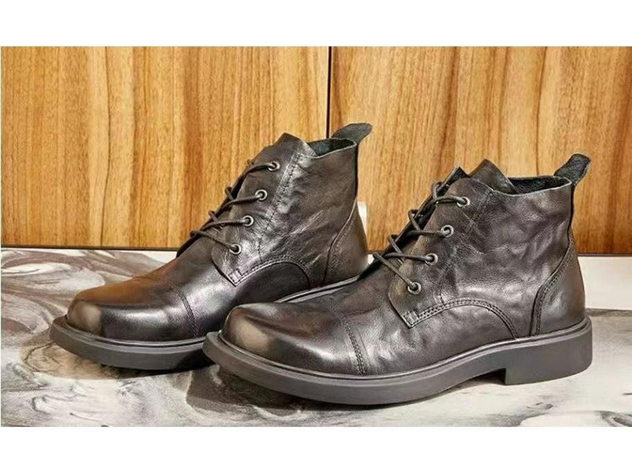 Men's Spring Leather Round-Toe Boots, Comfortable Wear-Resistant High-Top Shoes, Versatile British-Style Large-Size Mid-Top Martin Boots.