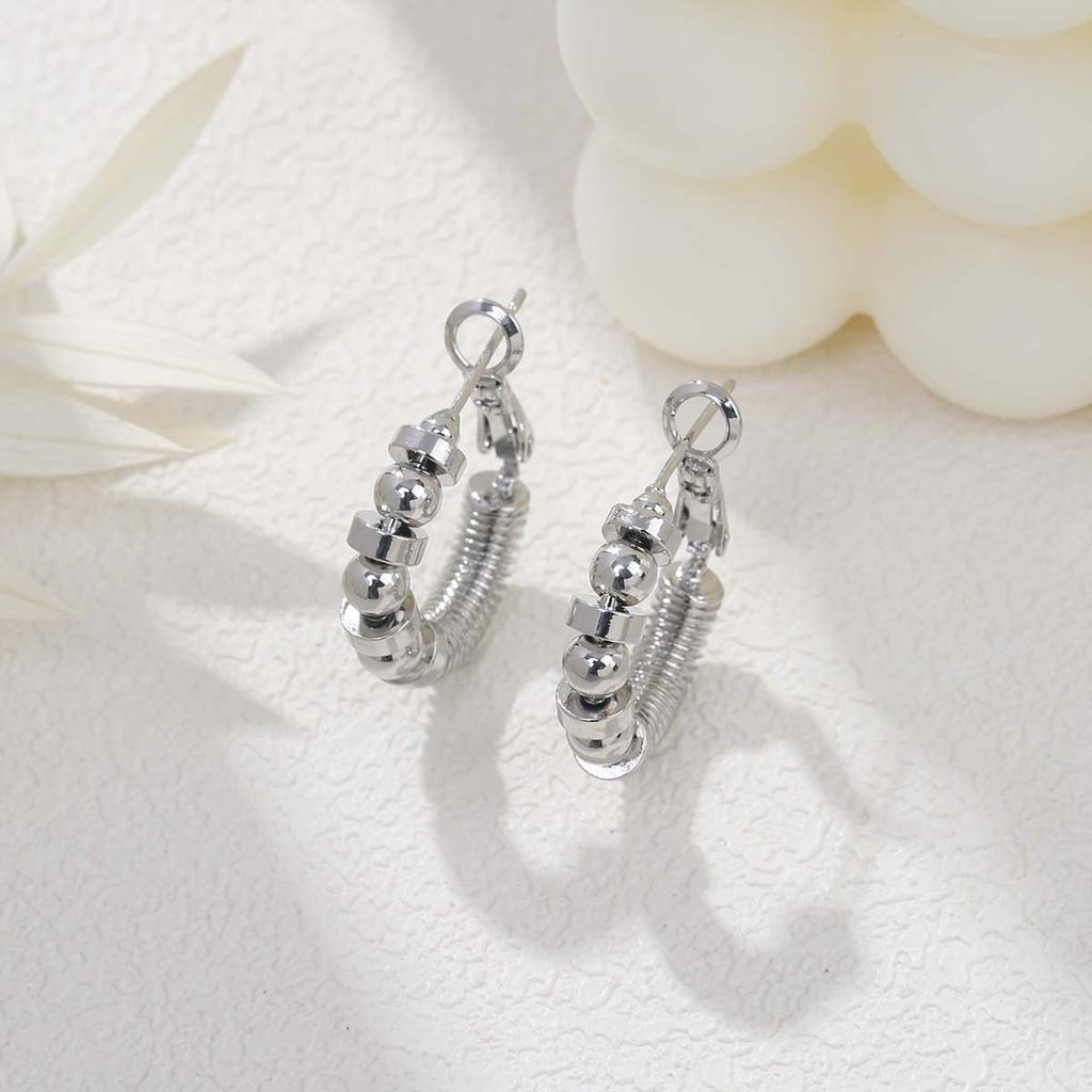 Преувеличенные персонализированные серьги в стиле панк, женские модные серьги для трансграничной внешней торговли, уникальные бисерные медные украшения для ушей