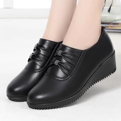 Весенние женские повседневные удобные кожаные туфли на танкетке с мягкой подошвой