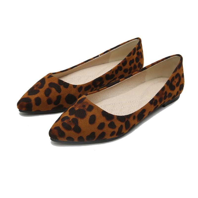 Леопардовые туфли женские на плоской подошве женская повседневная обувь с пуантами весна-лето плоская модная женская обувь без застежек большой размер TB033