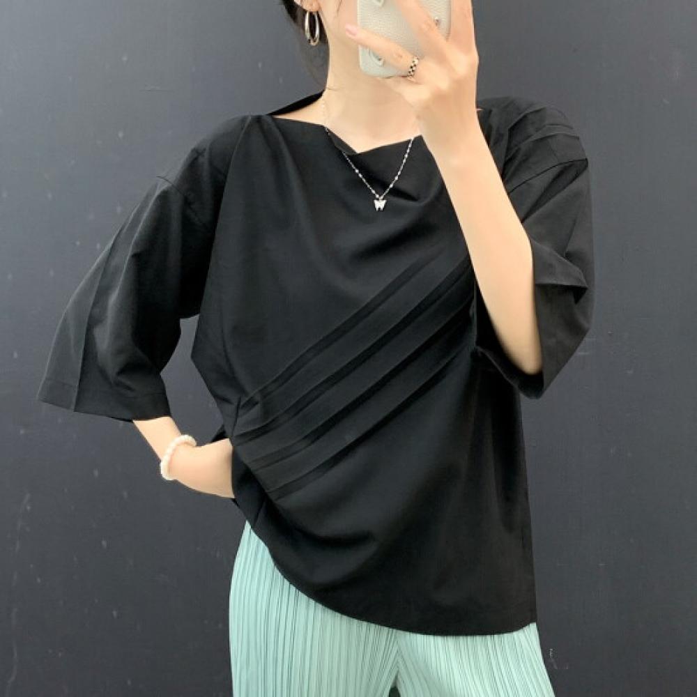 Plara Women S Pleated Diagonal preSS blouSe