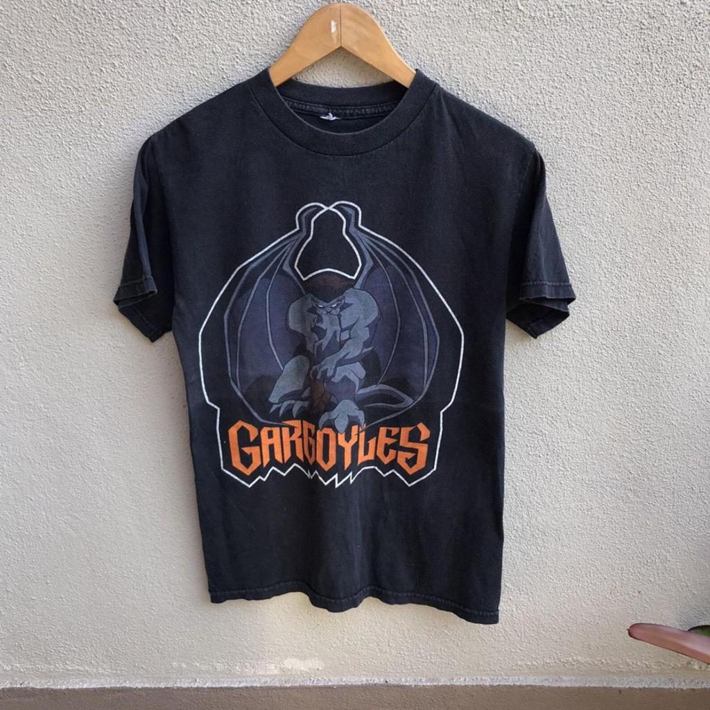 Vintage 90s GARGOYLES tee cartoons / animated sci fi / vintage cartoons