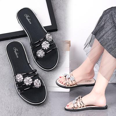 Новые летние сандалии и тапочки. Женские односложные тапочки на плоской подошве с цветочным принтом. Трендовая пляжная обувь. Домашние и уличные тапочки.