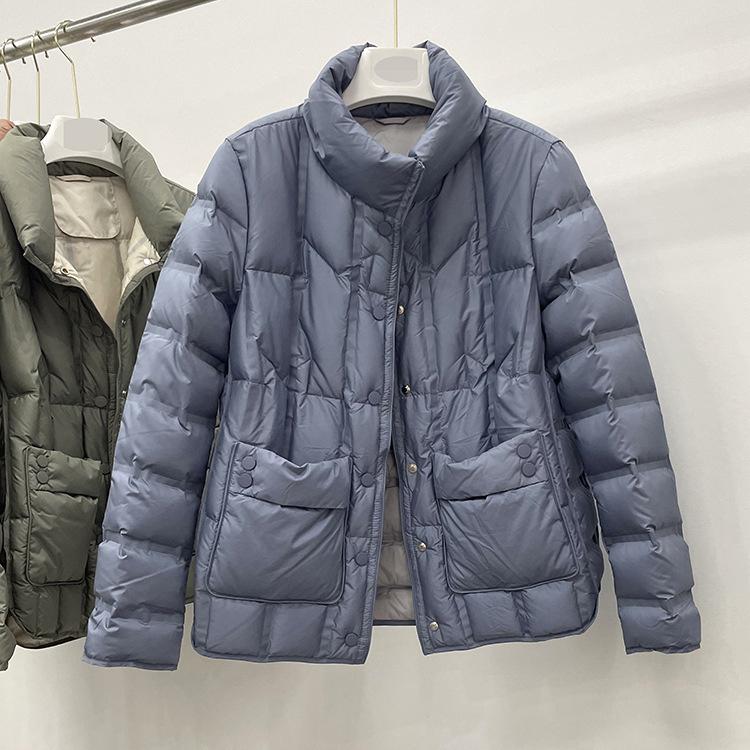 Легкий пуховик женский короткий осенне-зимний свободный воротник-стойка белое теплое пальто на утином пуху