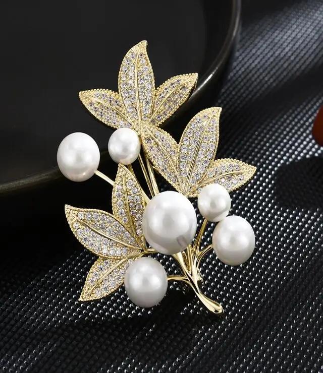 Fashion Crystal Red Cherry Brooches For Women Clothing Cute Alloy Crystal Fruit Enamel Pins Party Jewelry Gifts