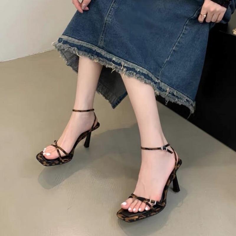 Модные женские босоножки на высоком каблуке с пряжкой на щиколотке, дышащие сексуальные туфли для вечеринок для женщин, женские туфли с открытым носком и перекрестными ремешками спереди, квадратные туфли