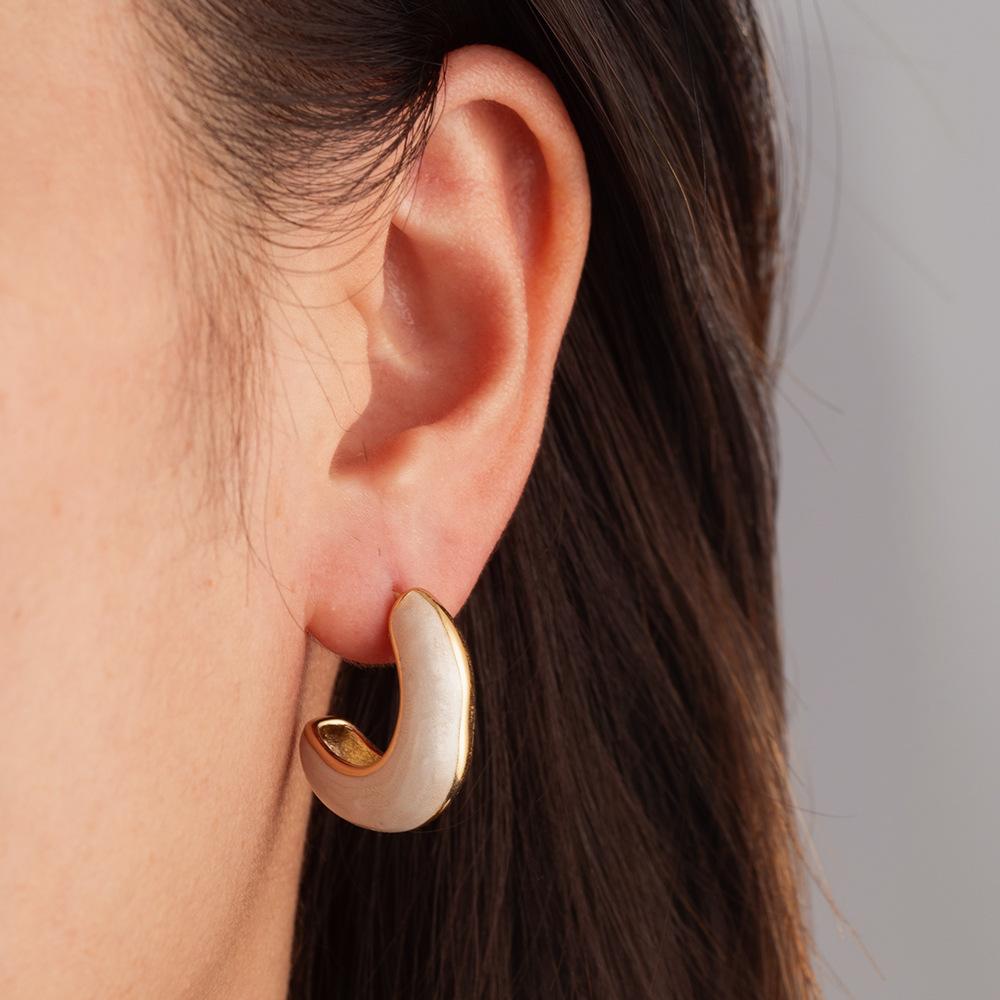 Fashion oiled stainless steel earrings women's light luxury high-end sense versatile 18K stud earrings trendy earrings