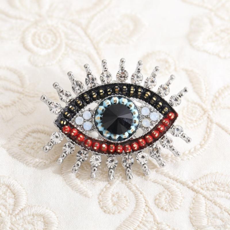 Rhinestone Office Brooch Badge Eye Shaped Pin Fashion Accessory for Parties Trendy Gifts Jewelry