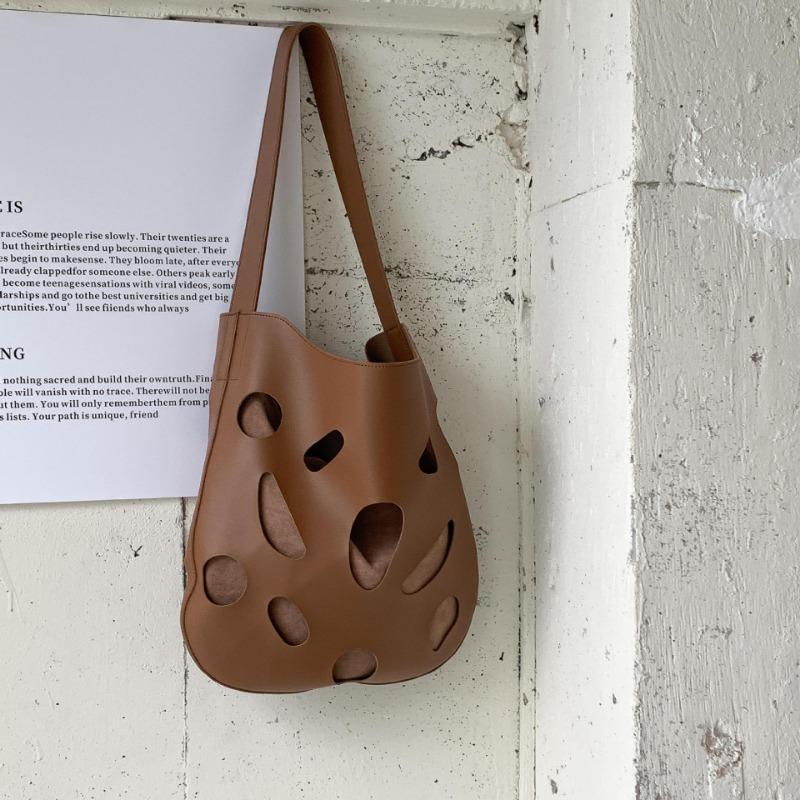 Необычная сумка через плечо с вырезом, женская нишевая дизайнерская сумка для поездок на работу, большая вместимость, новая ретро-сумка-тоут в стиле ретро для женщин