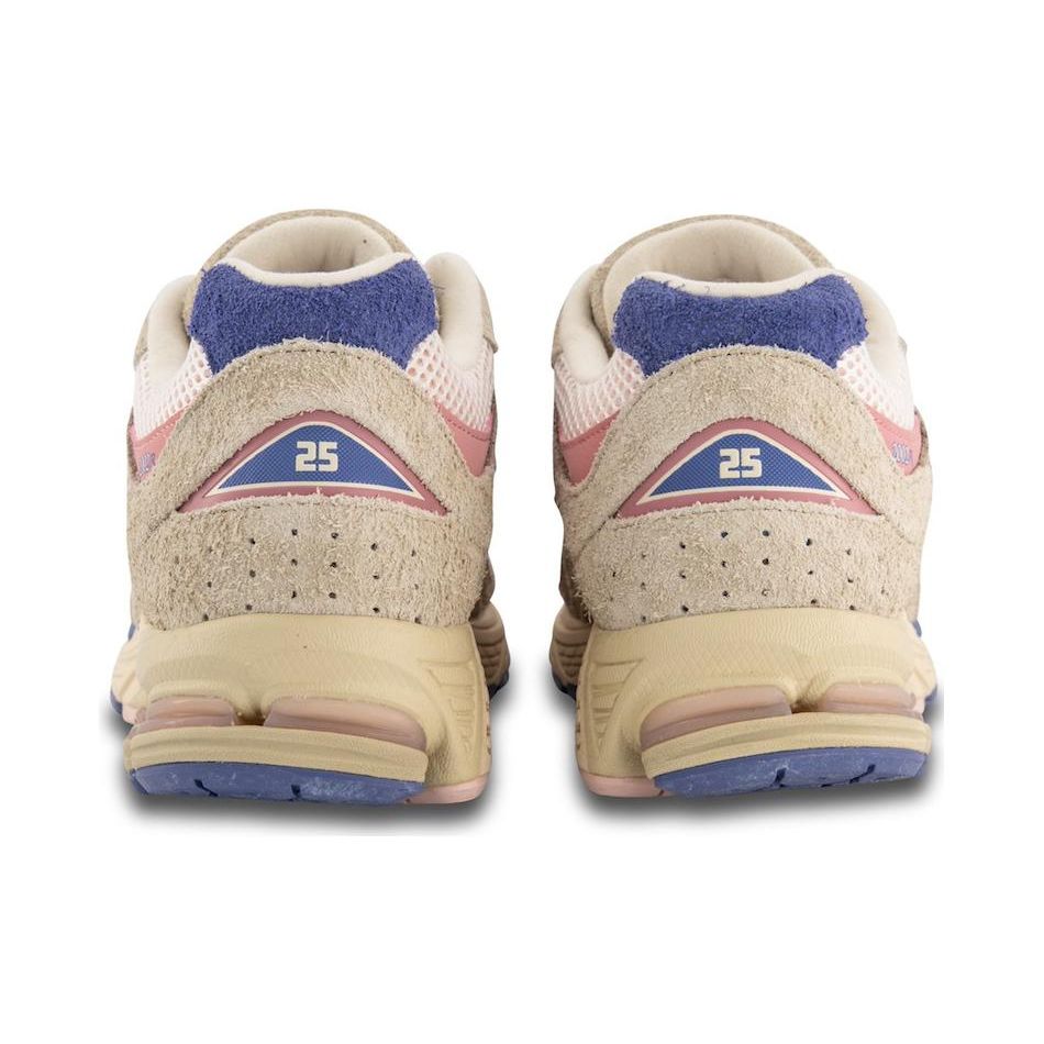 Hype DC x New Balance 2002R Native Dynamics Мужские кроссовки Кремовый Натуральный Розовый M2002RHE