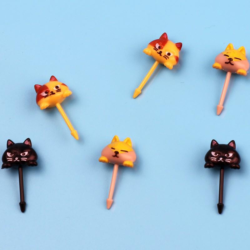 Creative Cartoon Animal Fruit Forks for Kids – Cute, Plastic Bento Picks for Household & Kitchen Use